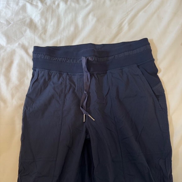 Lululemon Cropped Dance Studio Pants in Navy - Picture 2 of 3